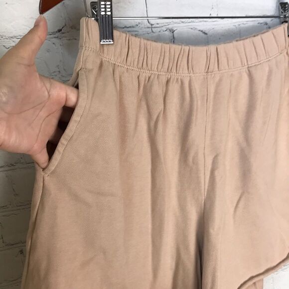 Aerie Women's Tan Shorts Medium - Picture 5 of 7